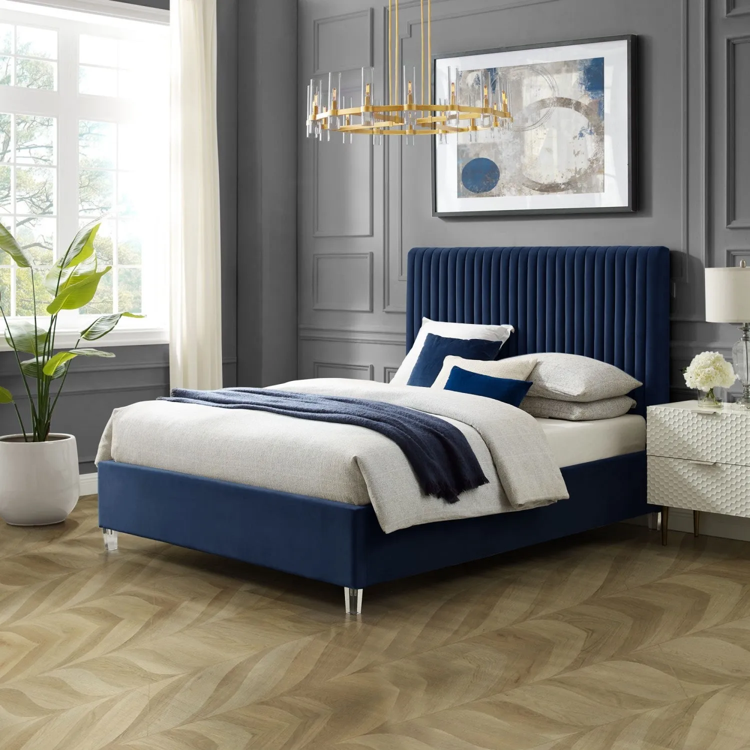 Alanis Platform Bed