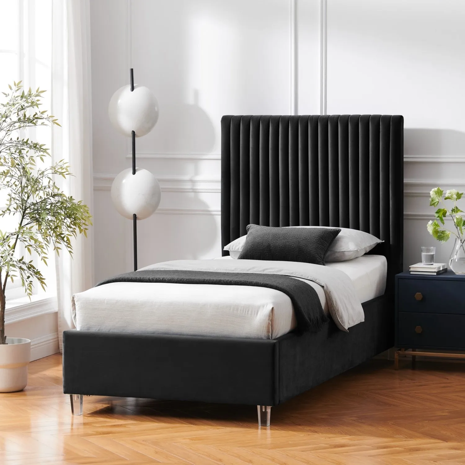 Alanis Platform Bed