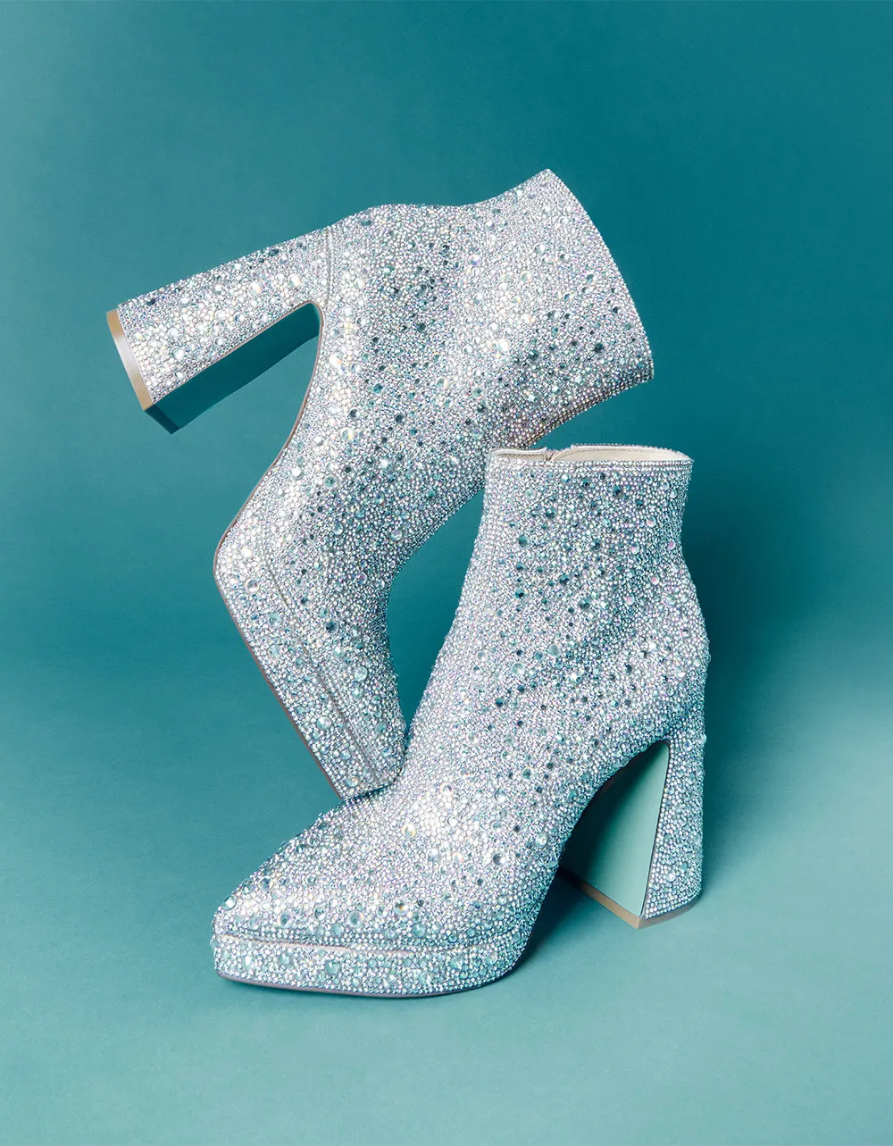 DELLA RHINESTONES
