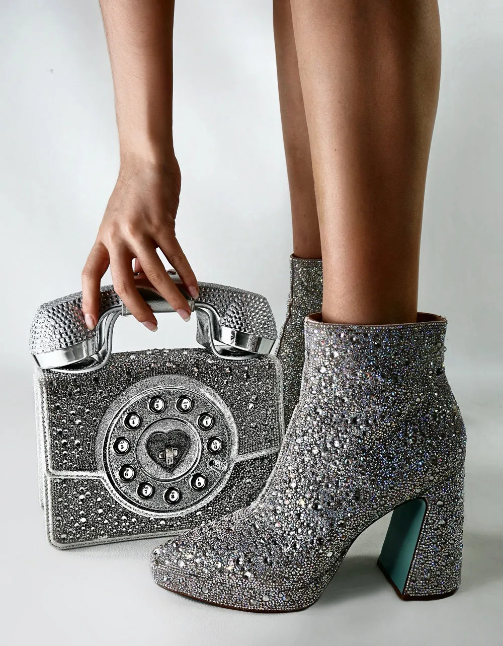 DELLA RHINESTONES