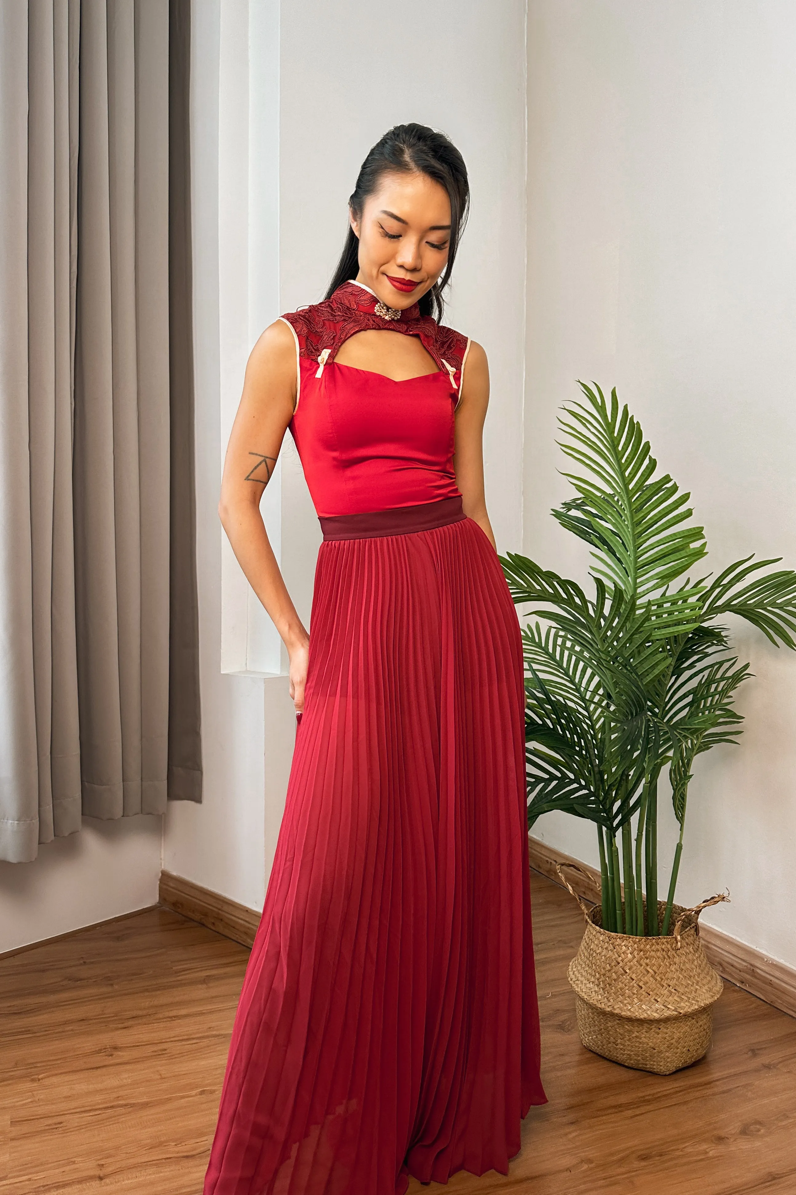Icen Cutout Embroidery Qipao Top in Red