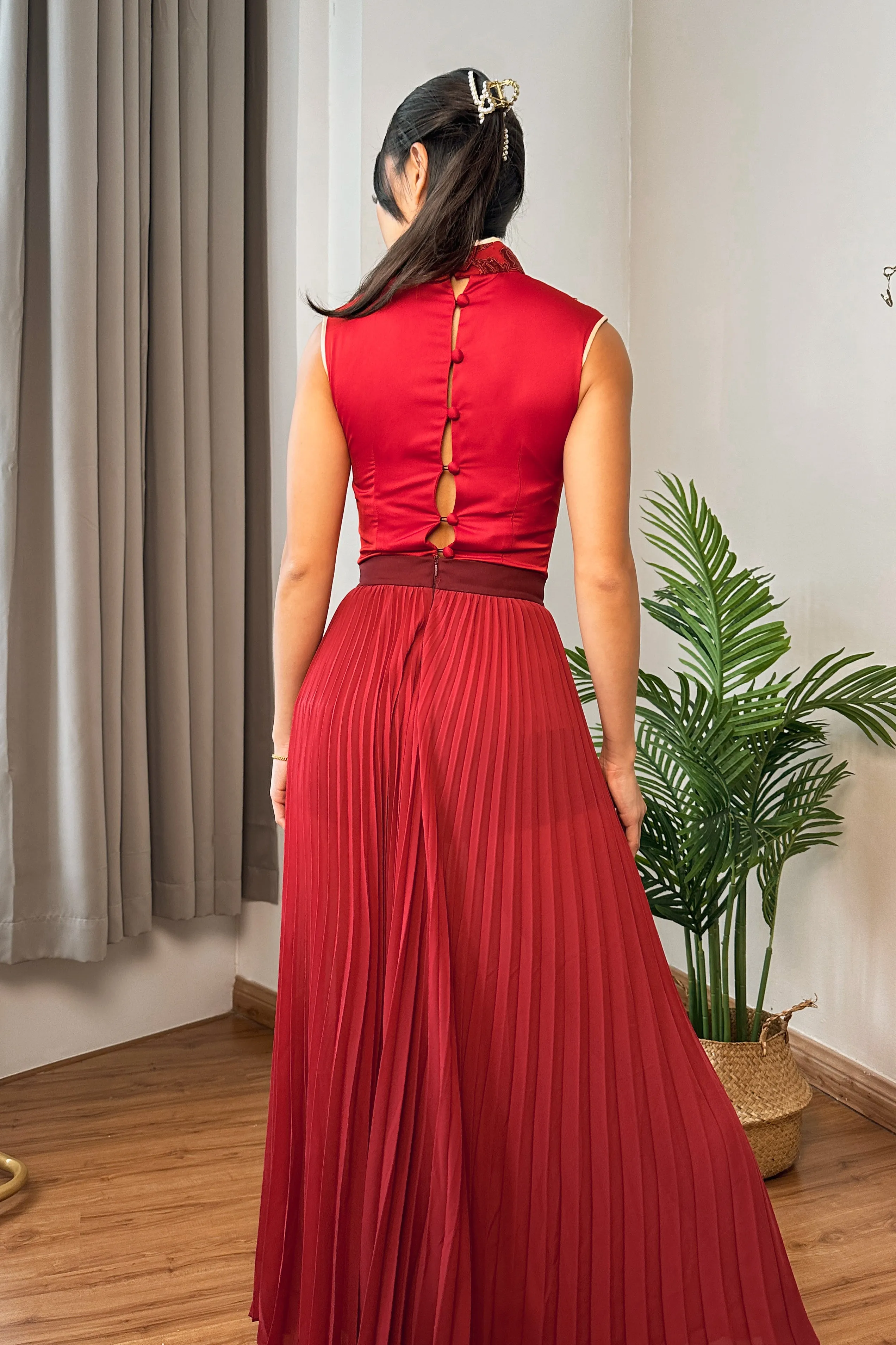 Icen Cutout Embroidery Qipao Top in Red
