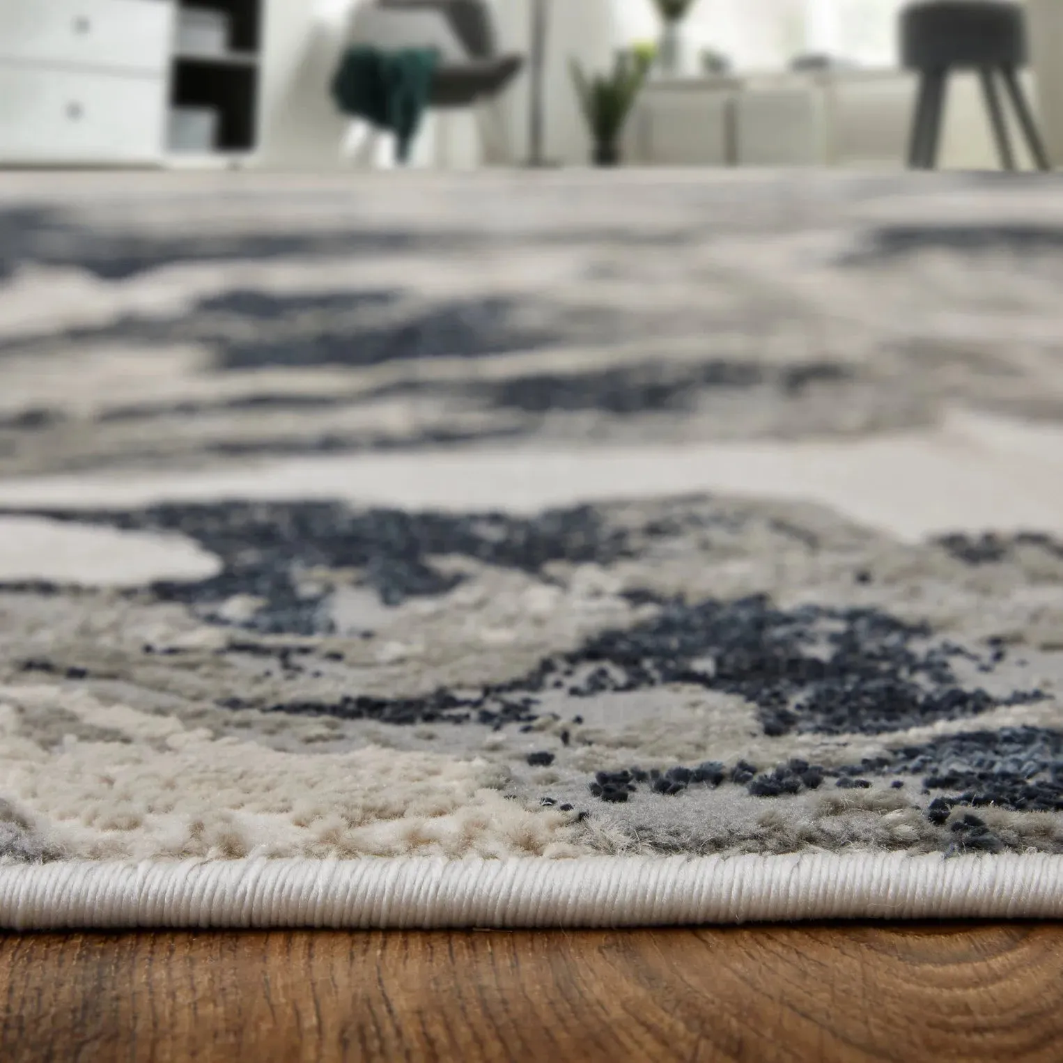 Micah 69439LPF Ivory/Black Rug